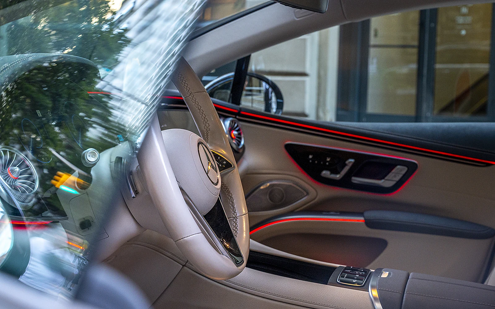 Mercedes-Benz EQS 580 4MATIC, interior mirror detail