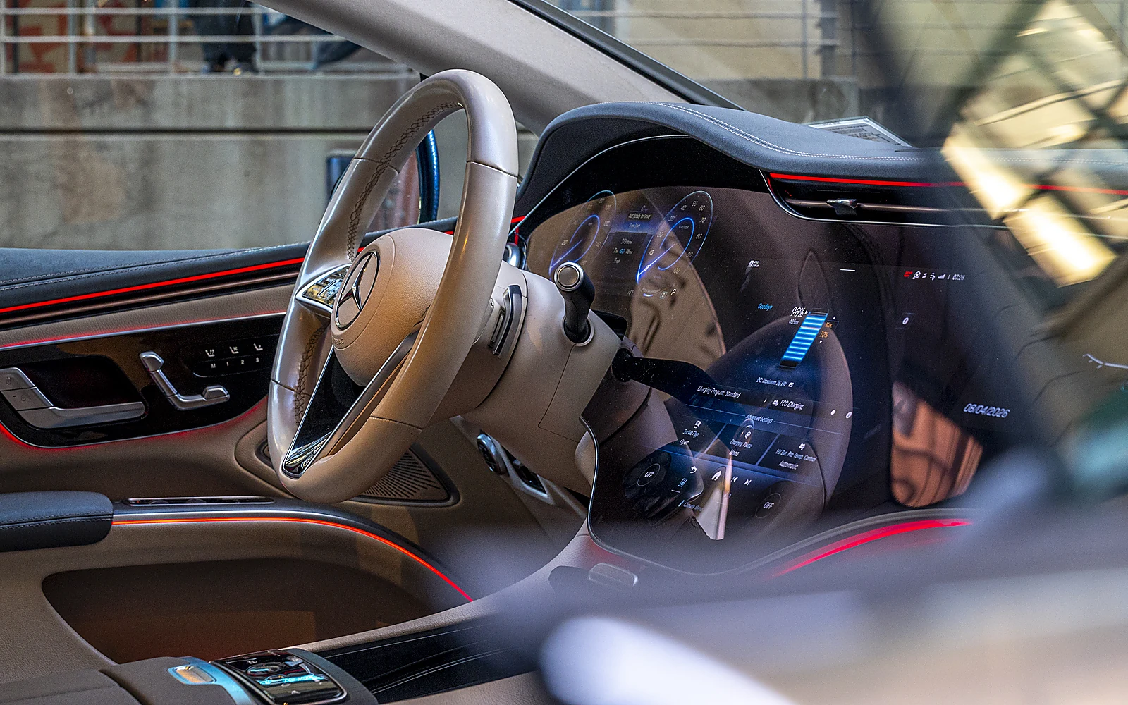 Mercedes-Benz EQS 580 4MATIC, steering wheel and digital display