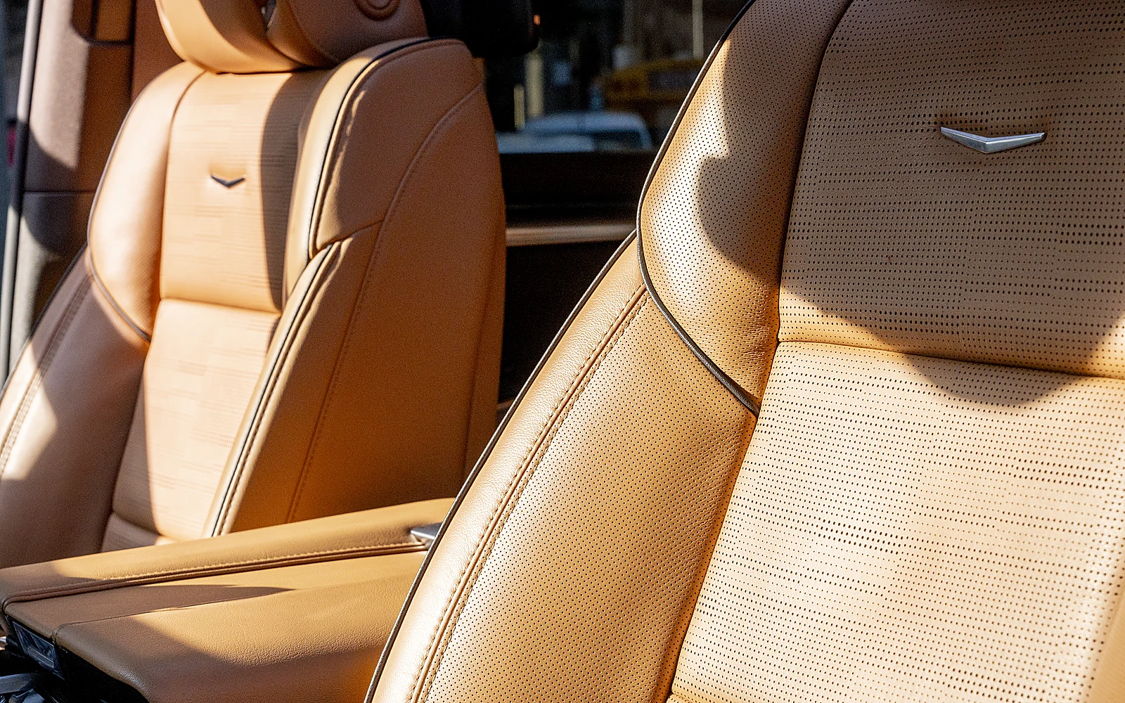 Cadillac Escalade ESV, rear executive seats, cognac leather
