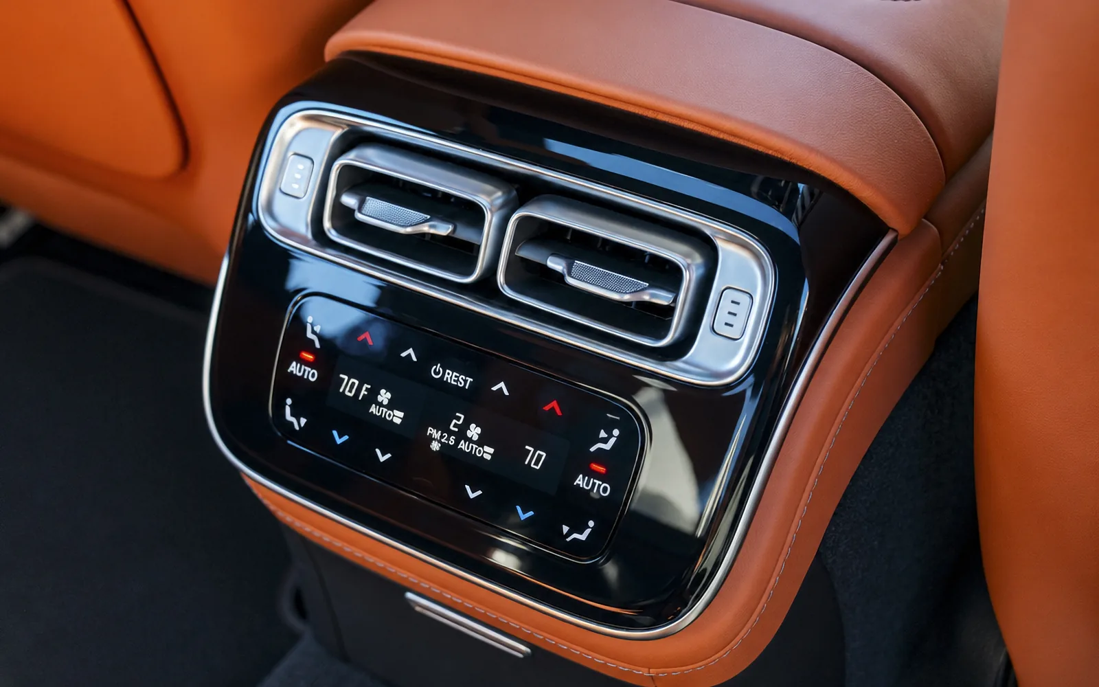 Mercedes-Benz S 580 4MATIC, rear climate control console