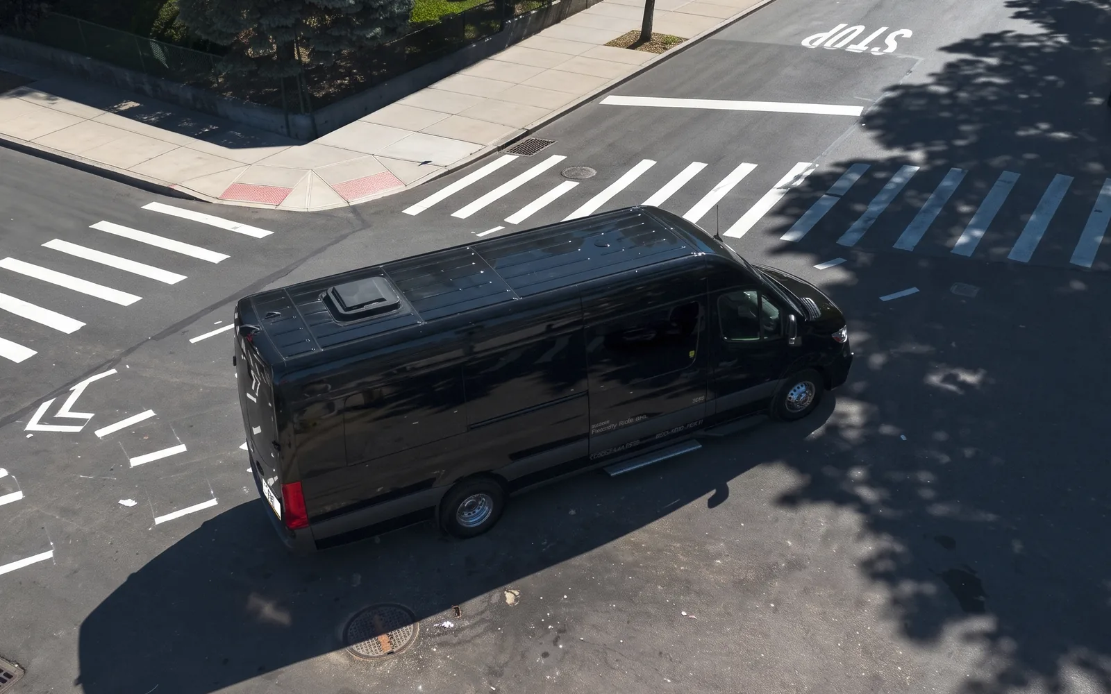 Mercedes-Benz Sprinter Limo, aerial view